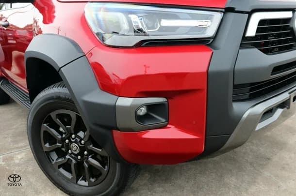 2023 Toyota Hilux 4x4 Rogue image 2