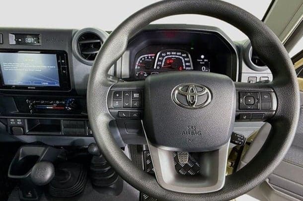2025 Toyota LANDCRUISER MILITARY GXL image 17