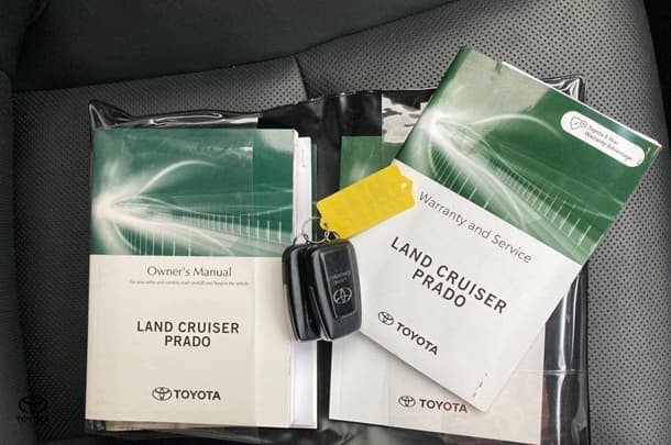 2021 Toyota Prado VX image 21