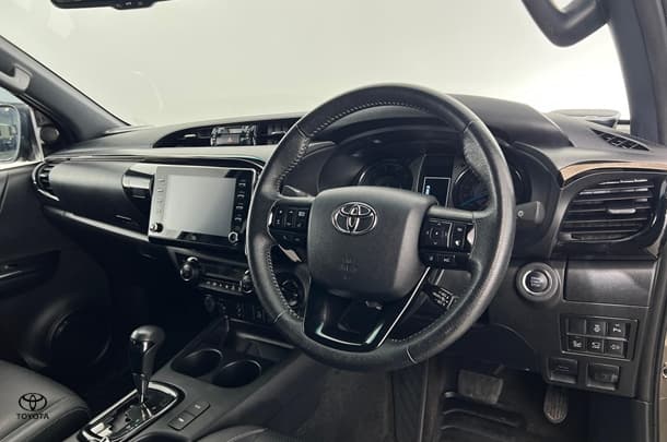 2023 Toyota Hilux 4x4 Rogue image 11