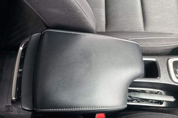 2023 Toyota Hilux SR5 image 21