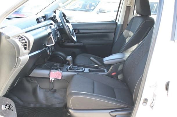 2021 Toyota Hilux SR image 18