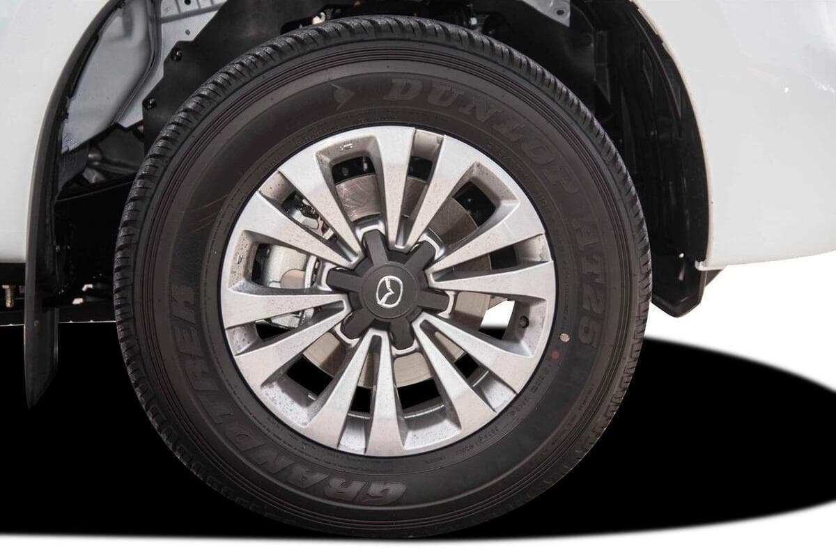 2024 Mazda BT-50 XT TF Manual 4x4 Dual Cab image 10