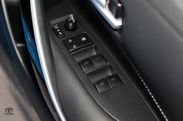 2022 Toyota Corolla Hatch Hybrid ZR image 21