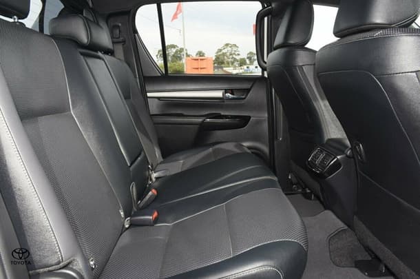 2023 Toyota Hilux 4x4 Rogue image 7