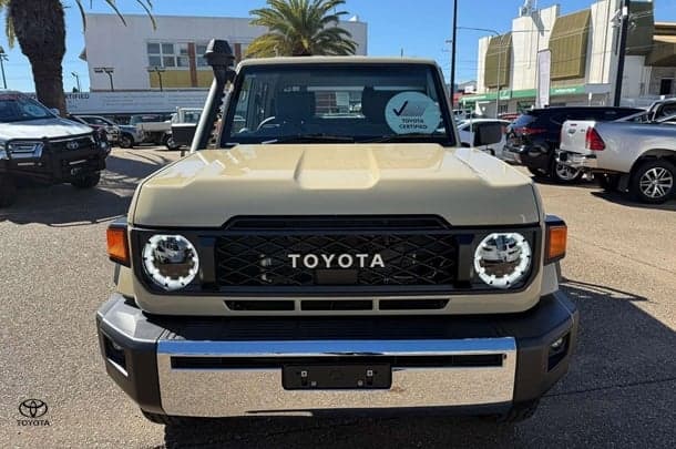 2024 Toyota LC Military GXL image 7