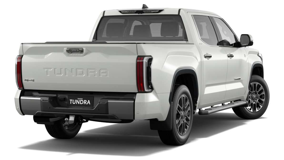 2024 Toyota Tundra Limited Double-Cab Pick-Up image 3