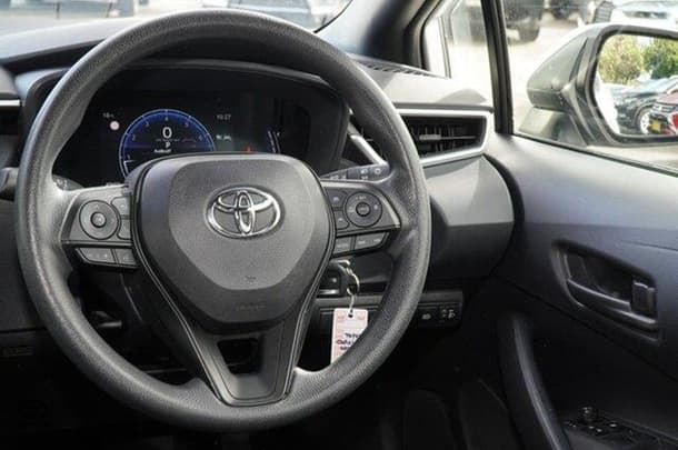 2023 Toyota COROLLA Ascent Sport image 6