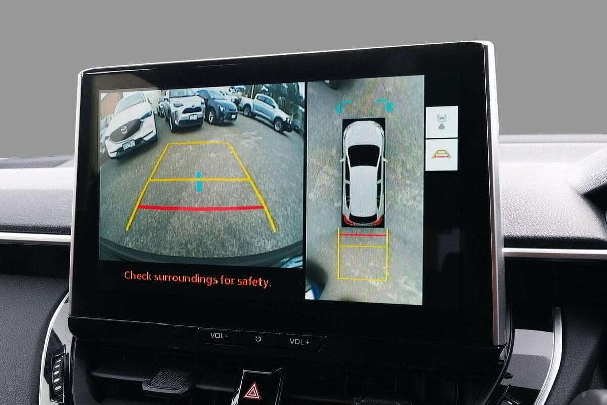 2024 Toyota Corolla Cross GXL Auto eFour image 13