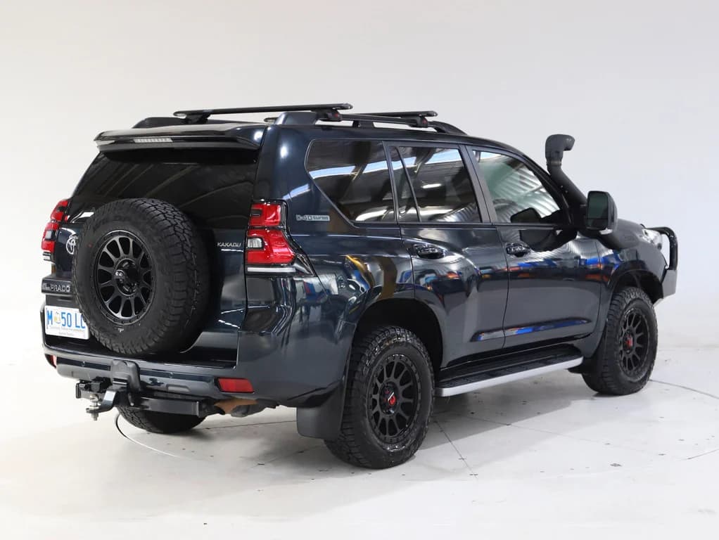 2017 Toyota Prado Kakadu image 7