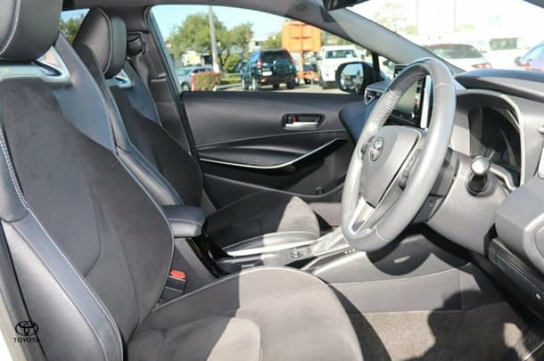 2021 Toyota Corolla Hatch Hybrid ZR image 8