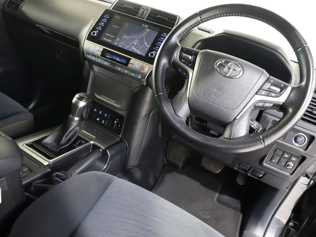 2021 Toyota Prado GXL image 21