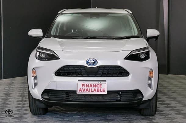 2024 Toyota Yaris Cross Hybrid GX image 2