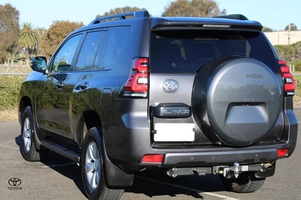 2022 Toyota Prado GXL image 10