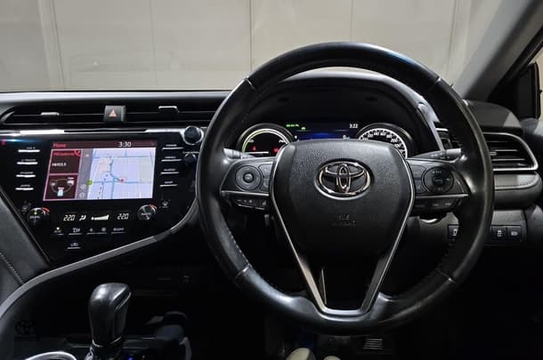 2020 Toyota Camry Hybrid SL image 15
