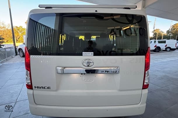 2020 Toyota Hiace LWB image 6