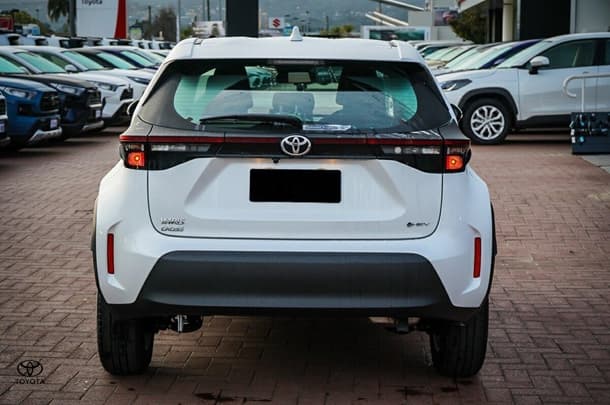 2024 Toyota Yaris Cross Hybrid GX image 7