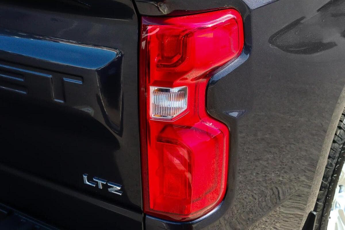2025 Chevrolet Silverado 1500 LTZ Premium W/Tech Pack Auto 4x4 MY24 image 17