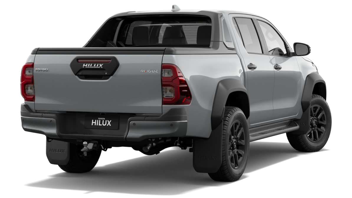 2024 Toyota Hilux 4x4 Rogue 48V Double-Cab Pick-Up image 3