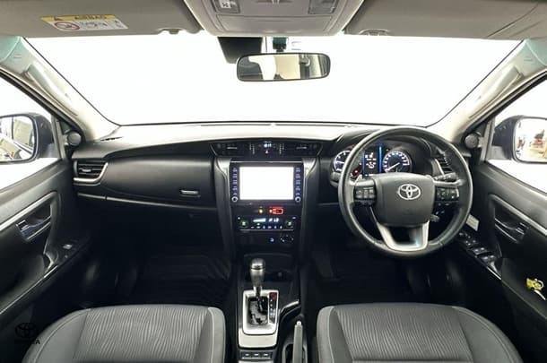 2021 Toyota Fortuner GXL image 2