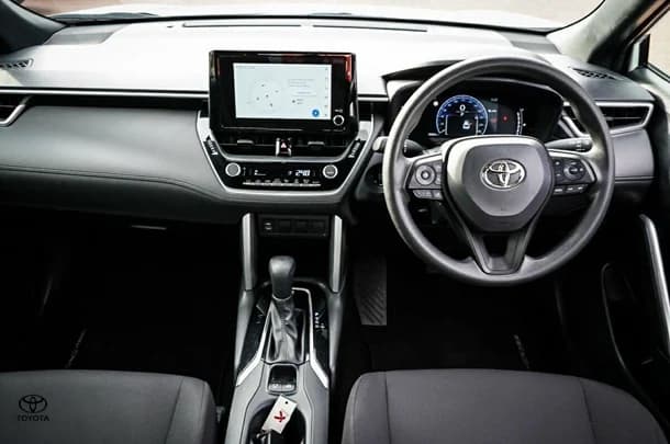 2024 Toyota Corolla Cross GX image 10