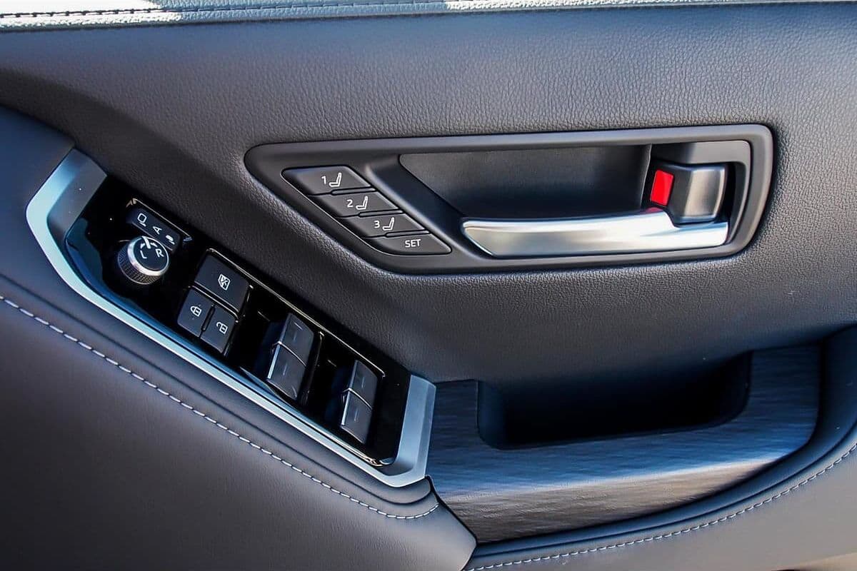 2024 Toyota Landcruiser GR Sport Auto 4x4 image 19