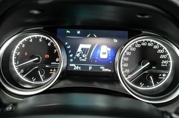 2019 Toyota Camry SX image 14
