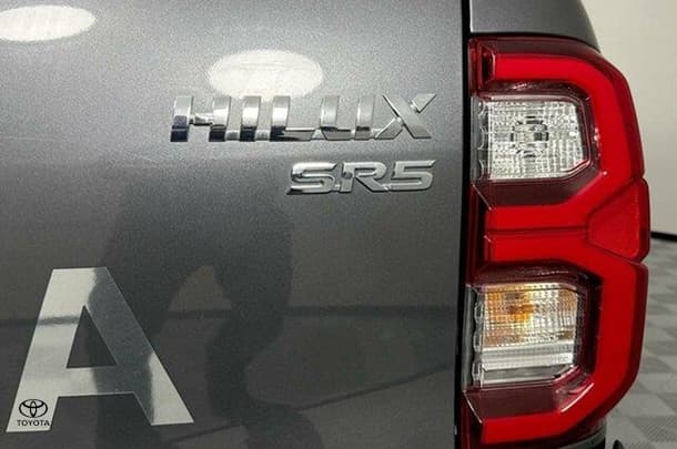 2022 Toyota Hilux SR5 image 8
