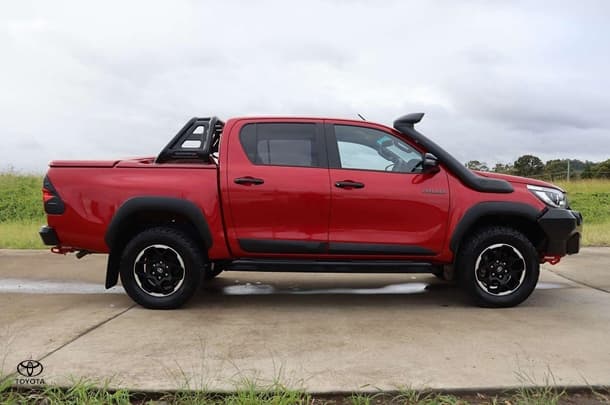 2018 Toyota Hilux 4x4 Rugged X image 6