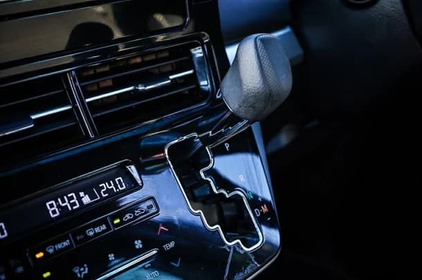 2019 Toyota Tarago GLi image 23