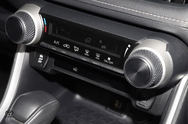 2022 Toyota RAV4 GX-2WD image 13