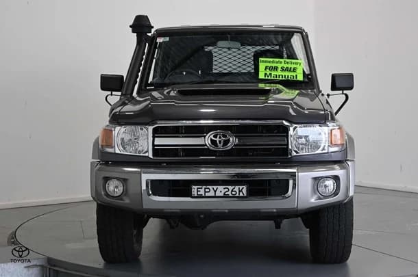 2021 Toyota LC Military GXL image 2
