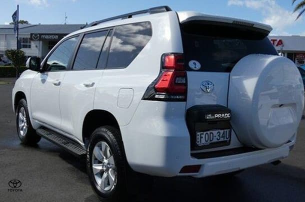 2023 Toyota Landcruiser Prado GXL image 8