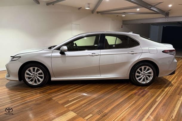 2024 Toyota Camry Hybrid Ascent image 6