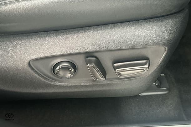 2023 Toyota Kluger 4x2 GRANDE image 14