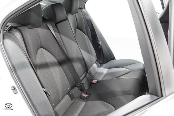 2019 Toyota Camry Hybrid Ascent image 16