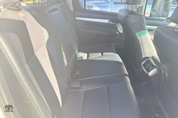2020 Toyota Hilux SR5 image 22