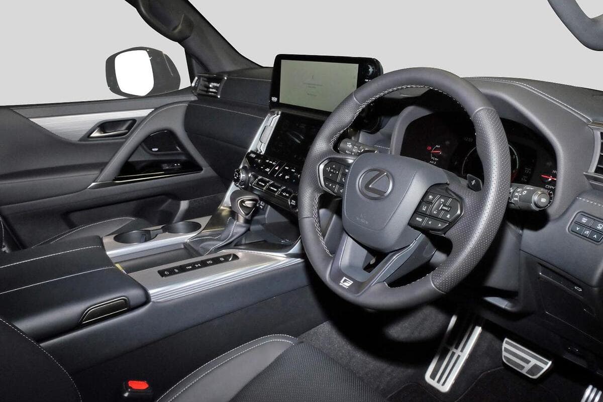 2025 Lexus LX LX600 F Sport Auto 4x4 image 6