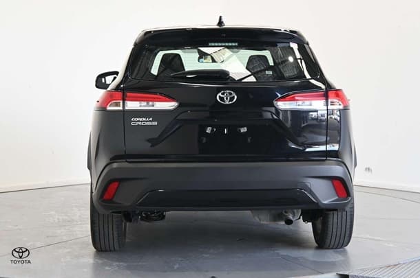 2023 Toyota Corolla Cross Petrol GX image 6
