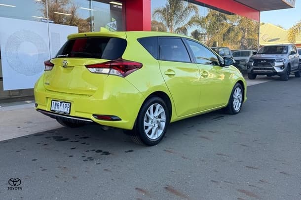 2017 Toyota Corolla Ascent Sport image 8