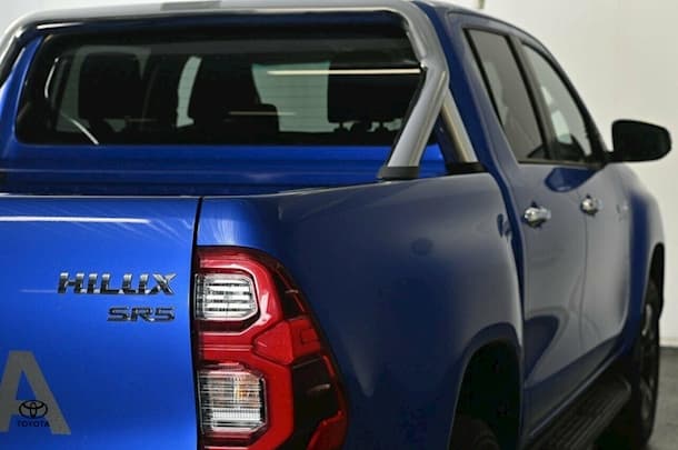 2023 Toyota Hilux SR5 image 20