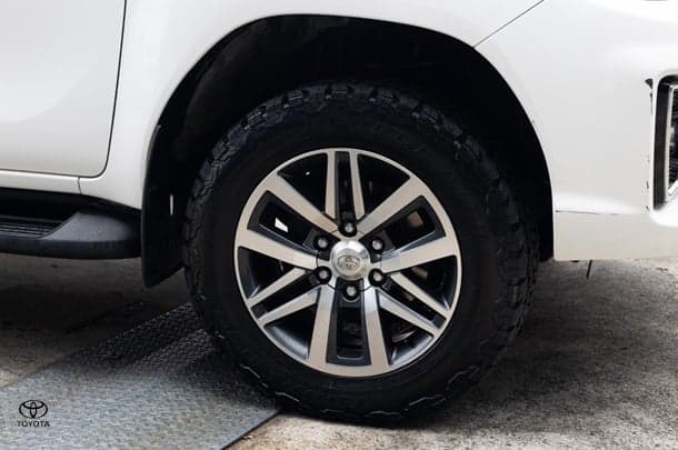 2018 Toyota Hilux 4x4 SR5 image 20