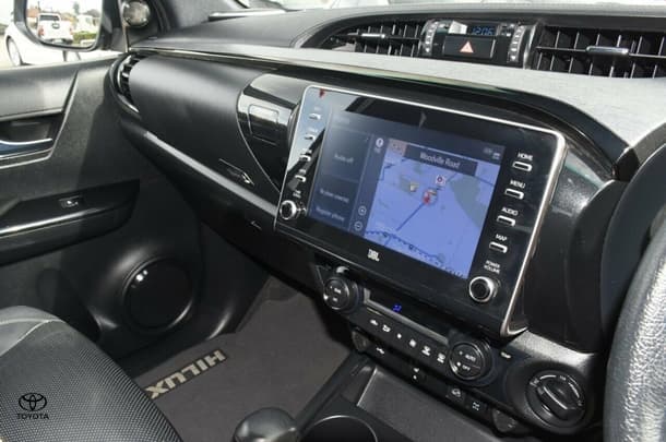 2023 Toyota Hilux 4x4 Rogue image 10