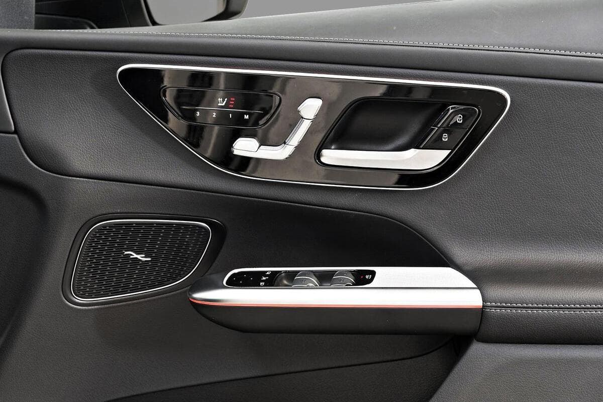 2024 Mercedes-Benz GLC-Class GLC300 Auto 4MATIC image 15
