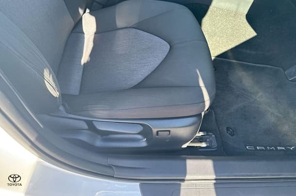 2021 Toyota Camry Hybrid Ascent image 12