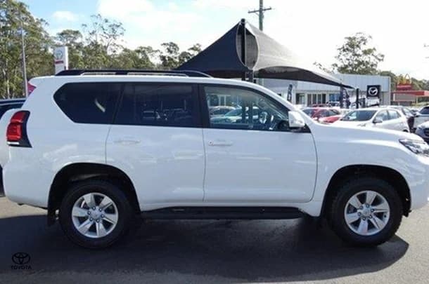 2023 Toyota Landcruiser Prado GXL image 4