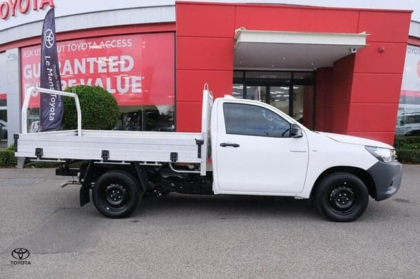 2023 Toyota Hilux 4x2 Workmate image 5