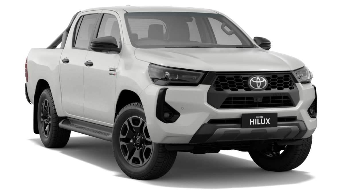 2024 Toyota Hilux 4x4 SR5 48V Double-Cab Pick-Up image 1