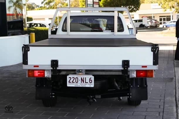 2022 Toyota Hilux 4x2 Workmate image 6