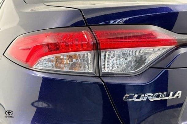 2023 Toyota Corolla Sedan Hybrid Ascent Sport image 8